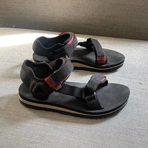 Universal Trail Teva Sandals